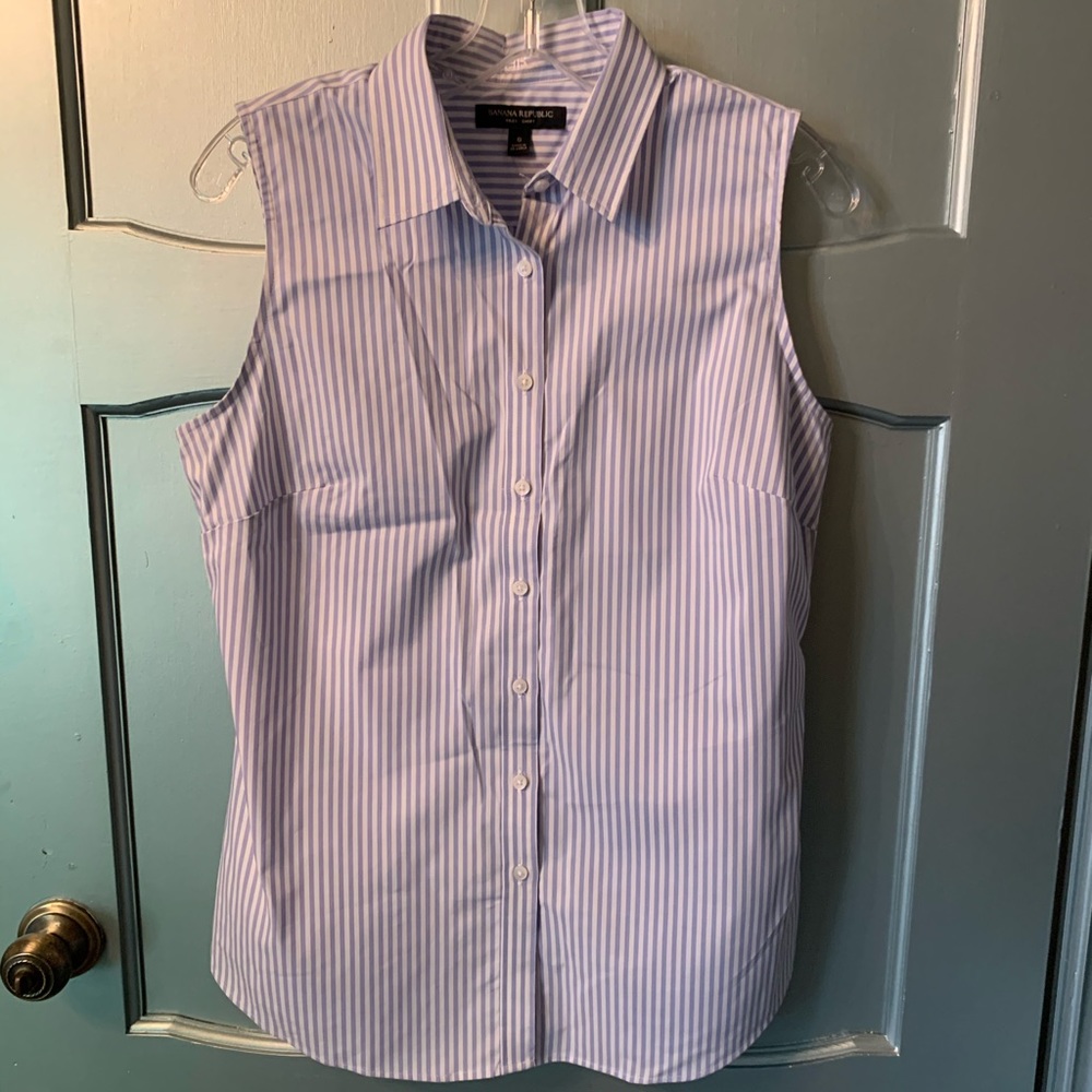 Sleeveless button down blouse, pin striped